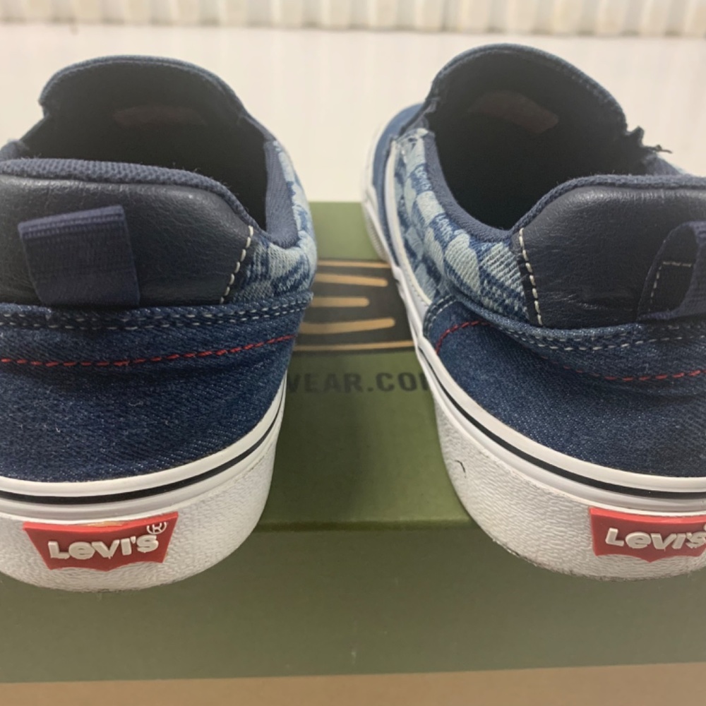 Shoes - Picture 5 of 8